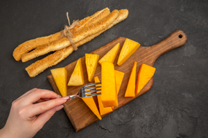 خوردن پنیر، 5 نکته مثبت و منفی