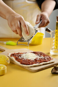 نسبت پنیر به سس در تهیه پیتزا، ترکیبات اساسی هر پیتزایی